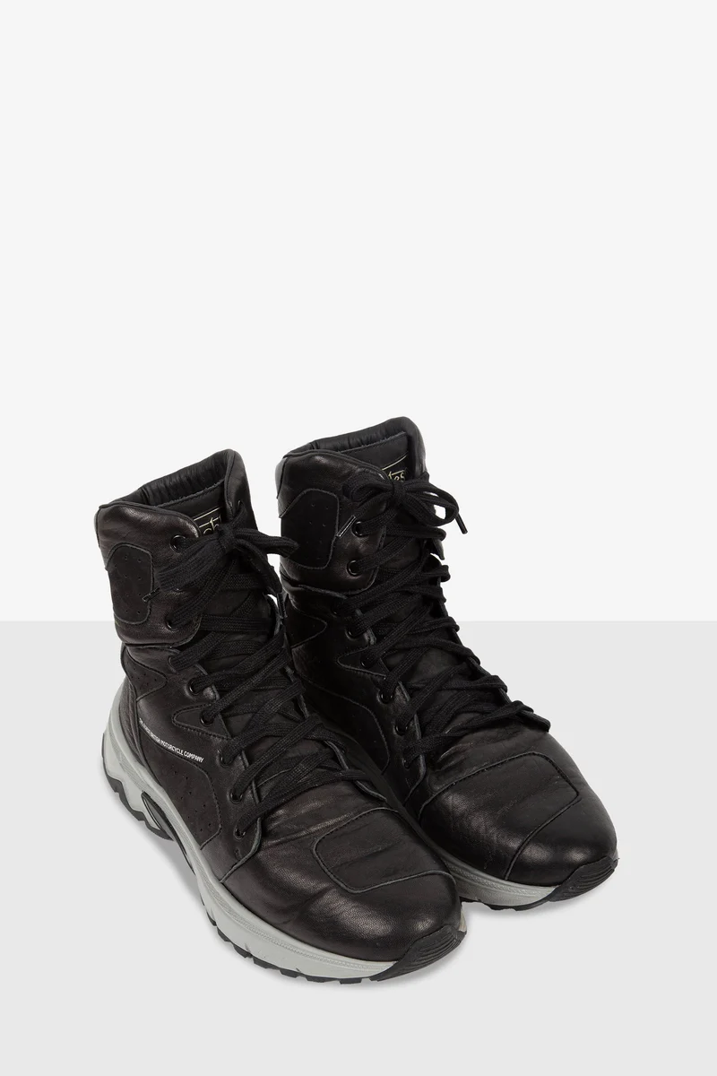 MODEL X HIKING BOOTS MAN