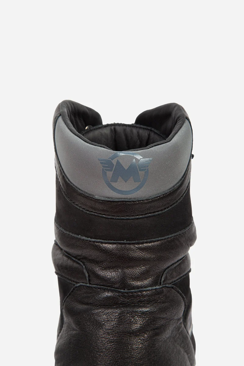 MODEL X HIKING BOOTS MAN