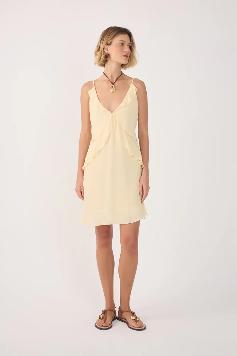 Robe courte volantée