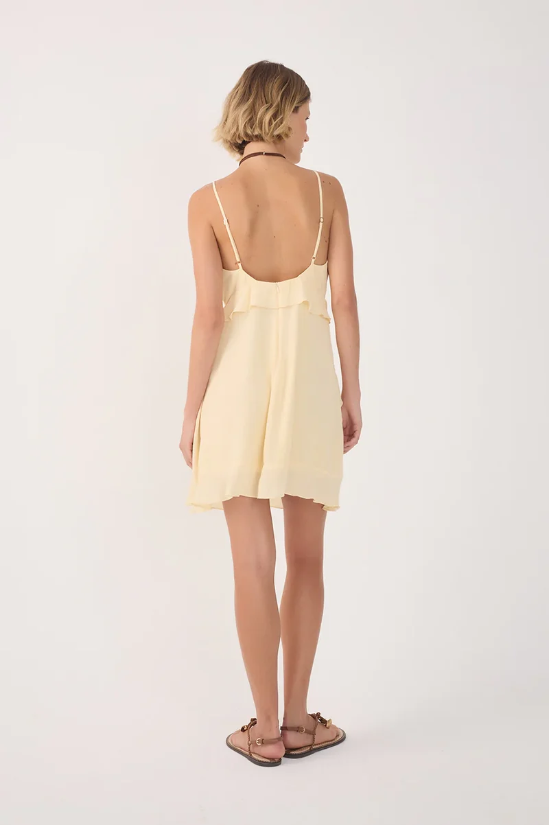 Robe courte volantée