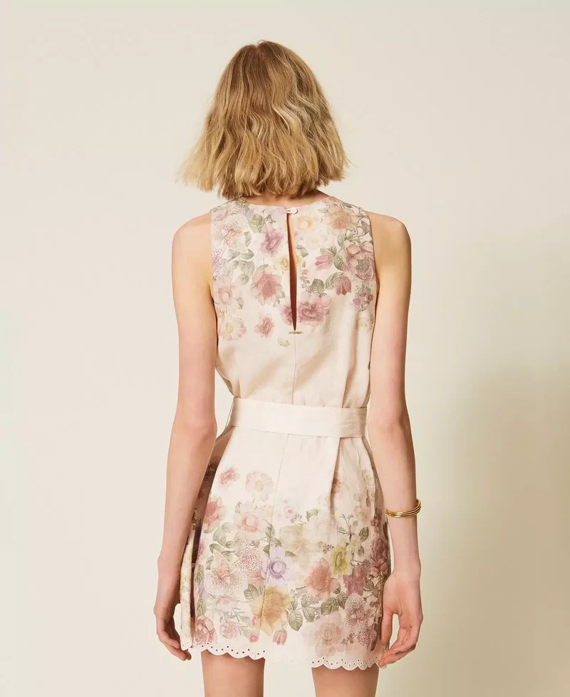 Robe sans manches fleurie avec ceinture