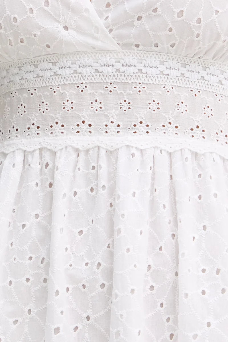 Robe longue à broderies anglaises