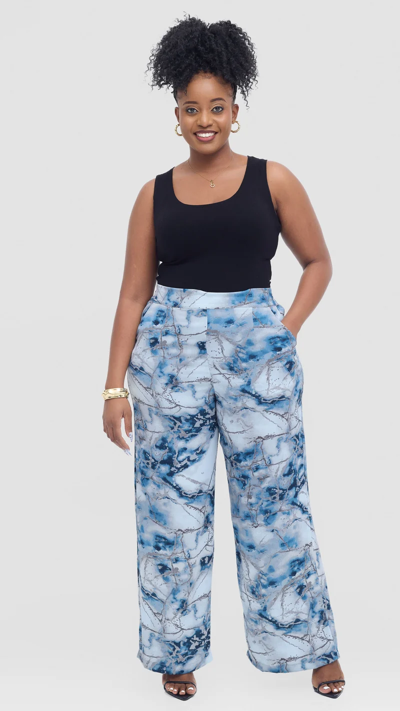 Vivo Maisha Straight Leg Pants in Crepe - Navy / Grey Print