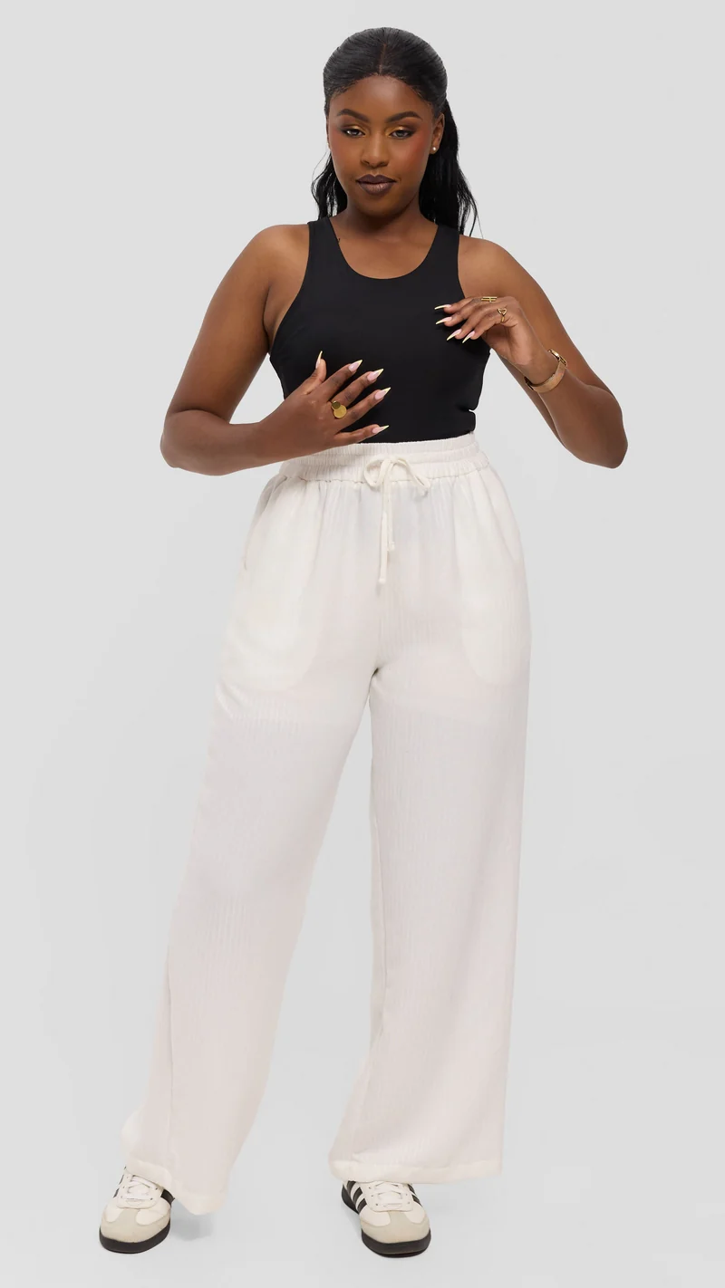Vivo Drawstring Wide Leg Pants in Crepe - White
