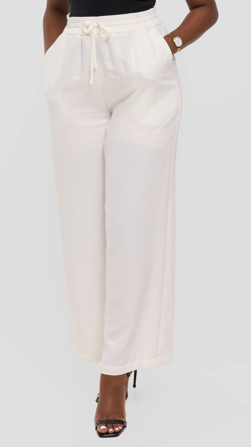 Vivo Drawstring Wide Leg Pants in Crepe - White
