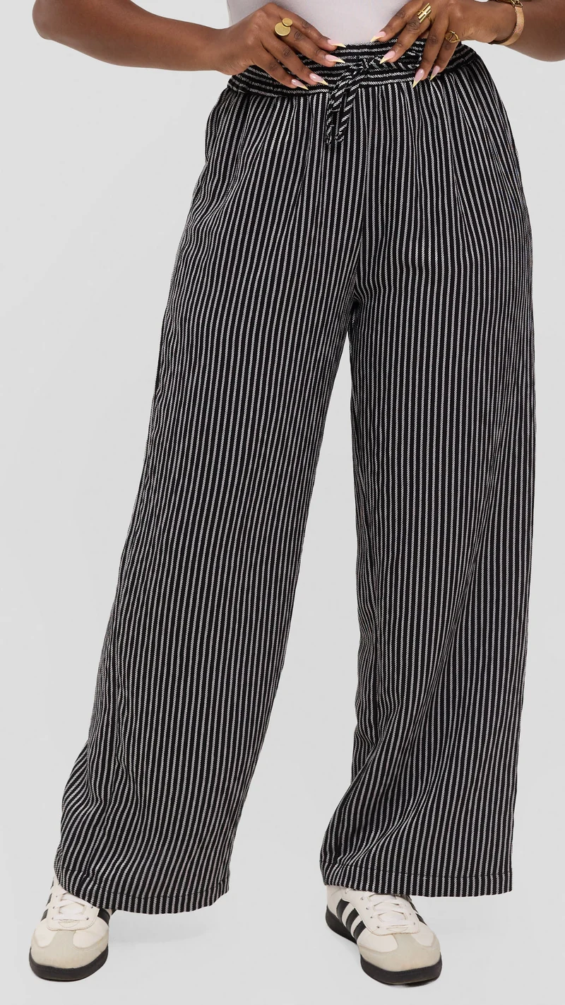Vivo Drawstring Wide Leg Pants in Crepe - Navy Blue / White Stripes