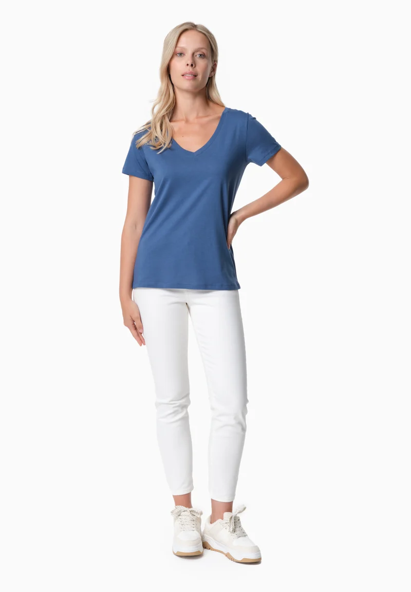 TAMARRA | T-Shirt aus TENCEL™ Modal und Bio-Baumwolle mit V-Ausschnitt