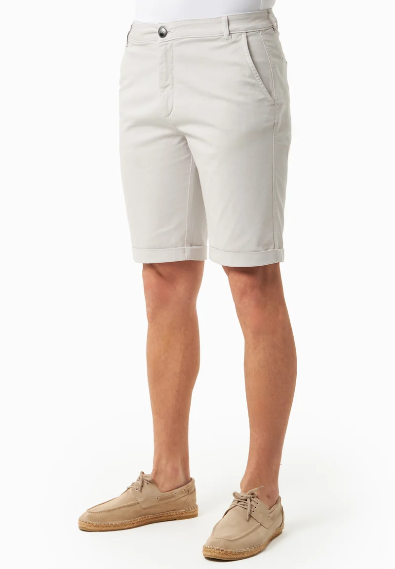 Regular-Fit Shorts aus Bio-Baumwolle