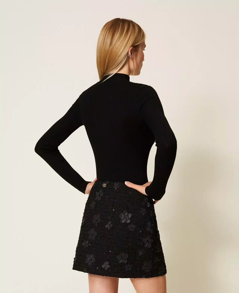 Ensemble de veston et jupe courte en bouclé