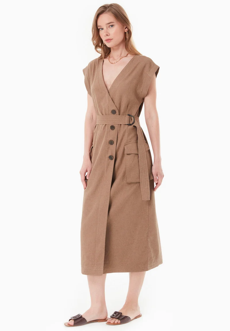 Kleid aus LENZING™ ECOVERO™ und Leinen