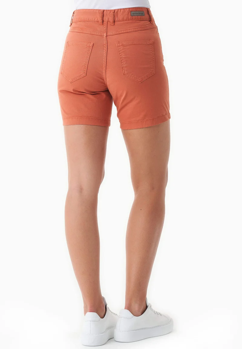 Slim-Fit Shorts aus Bio-Baumwolle