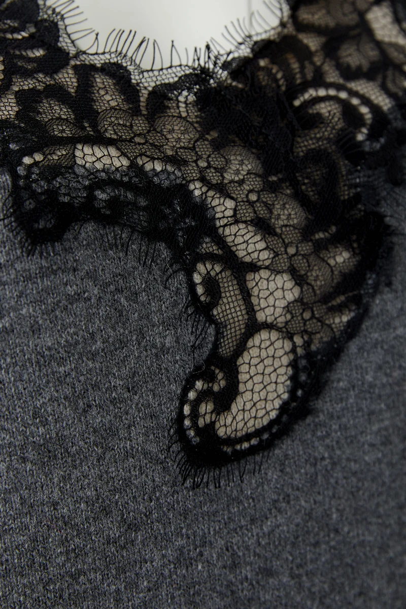 Camisole en mélange de laine à guipure