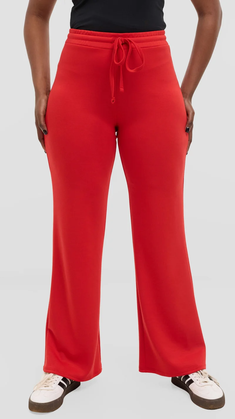Vivo Straight Pants in Scuba - Red