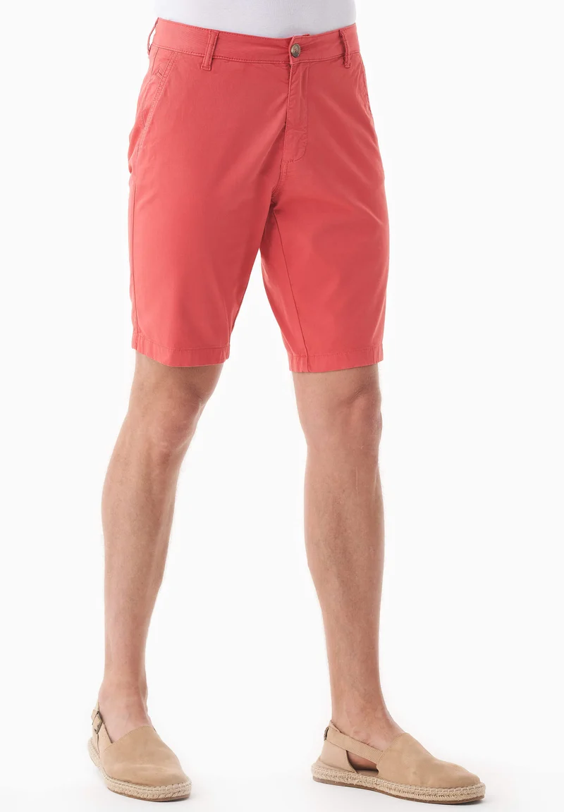 Slim-Fit Shorts aus Bio-Baumwolle