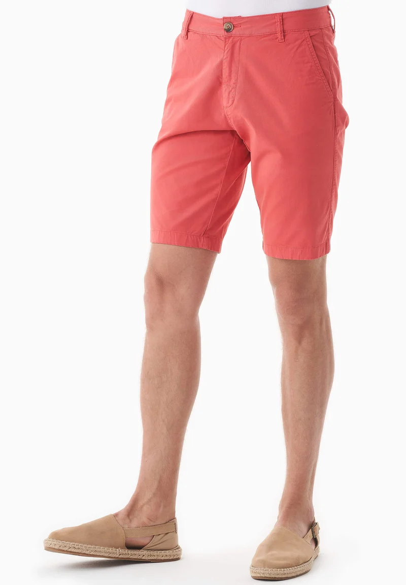 Slim-Fit Shorts aus Bio-Baumwolle