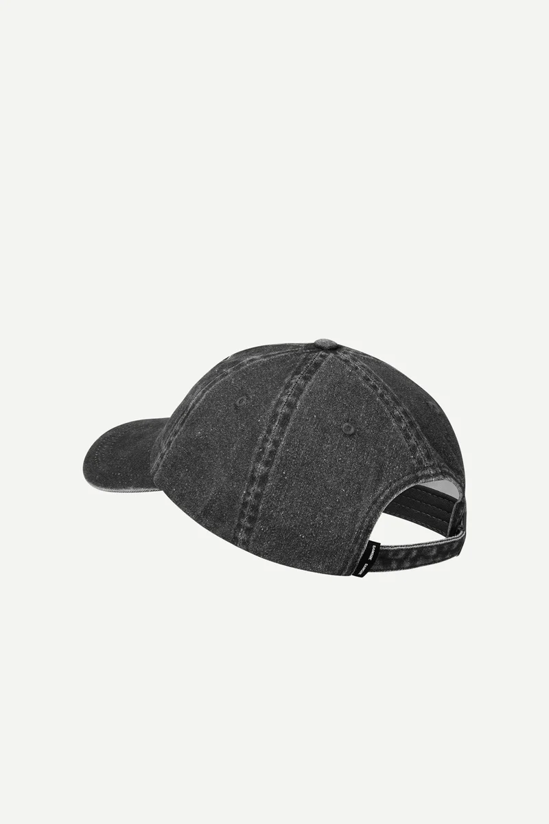 Casquette délavée avec motif brodé Sapoetry