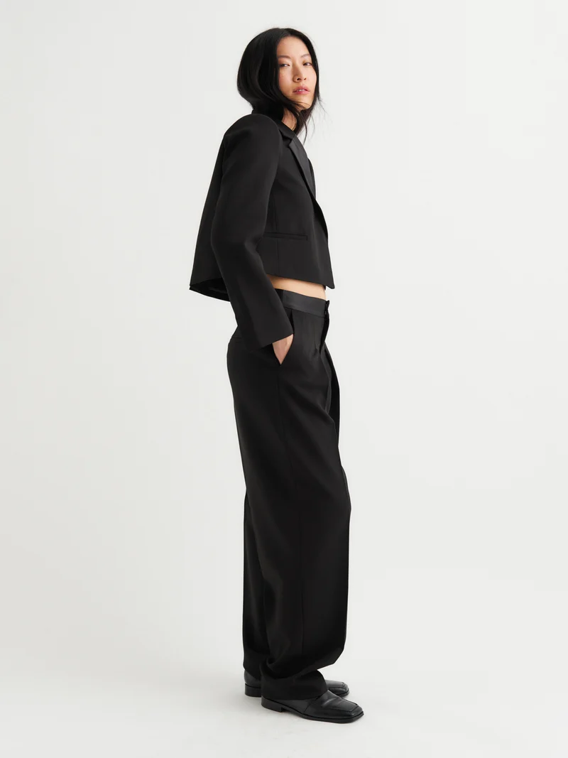 Blazer court tuxedo avec satin Yael