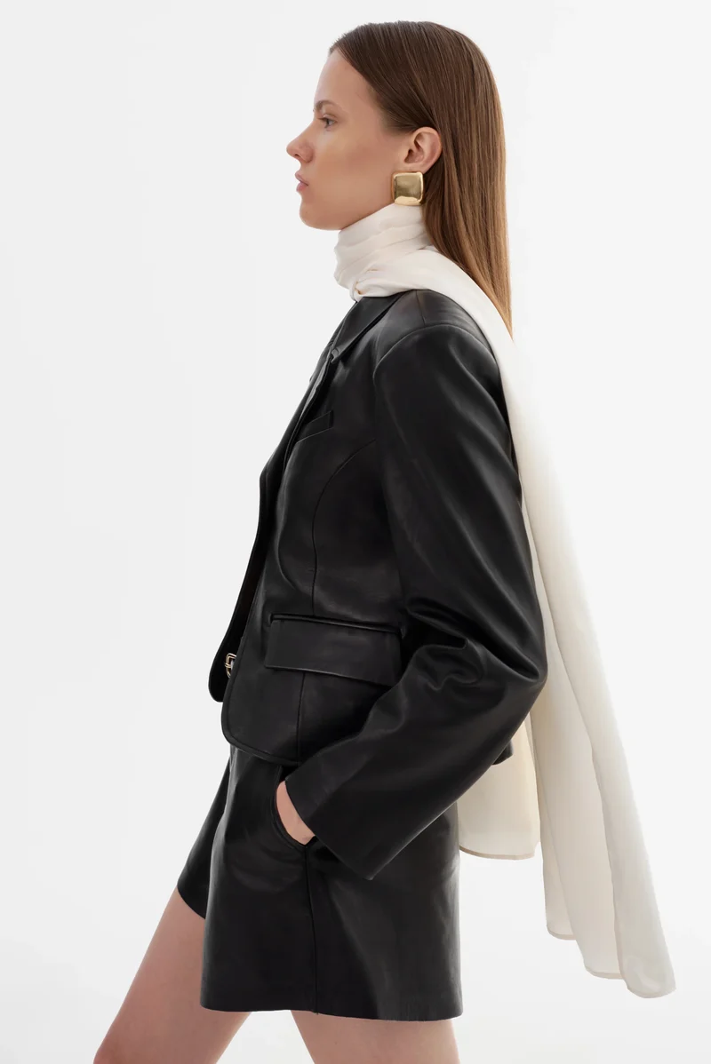Veston court en cuir Valentina