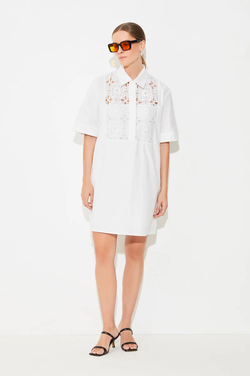 Robe chemise courte avec motif ajouré Cross