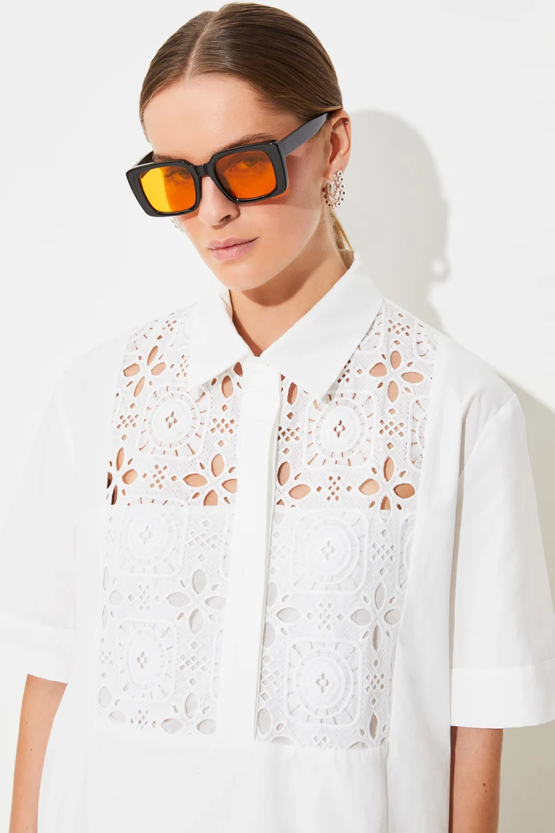 Robe chemise courte avec motif ajouré Cross