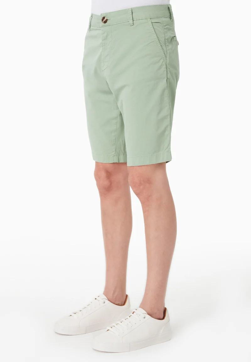 Slim-Fit Shorts aus Bio-Baumwolle