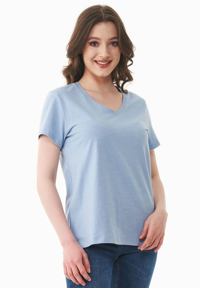 Basic T-Shirt aus Bio-Baumwolle mit V-Ausschnitt