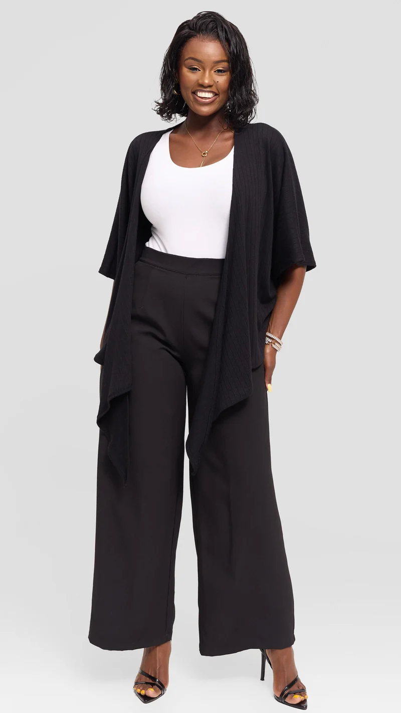 Safari by Vivo Short Kimono in Sweater - Black