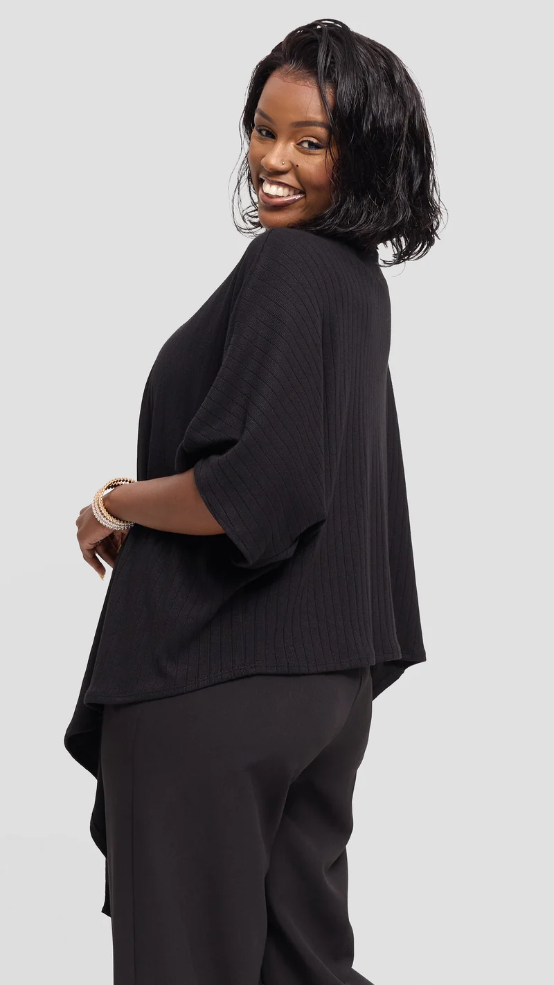 Safari by Vivo Short Kimono in Sweater - Black