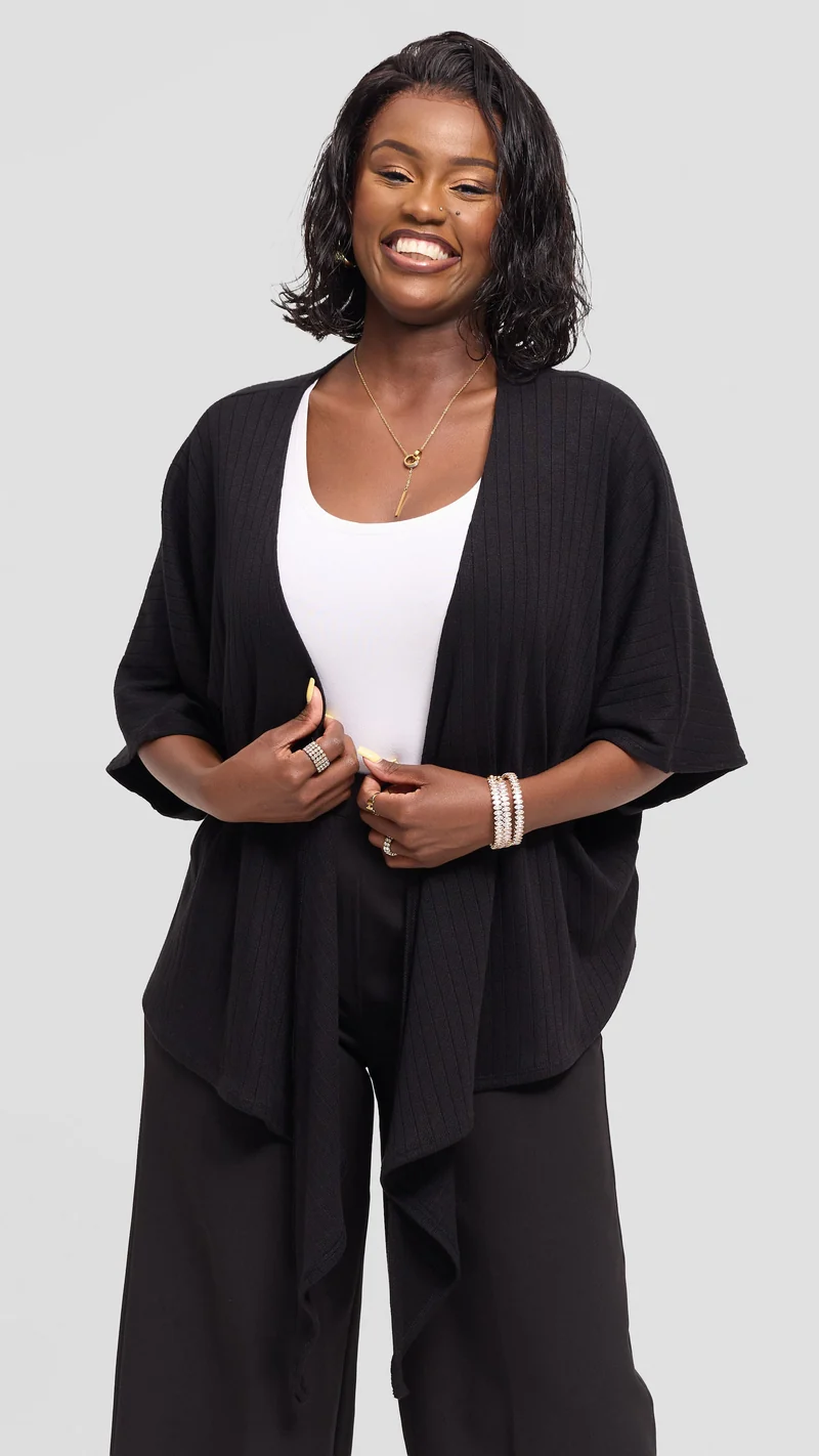 Safari by Vivo Short Kimono in Sweater - Black