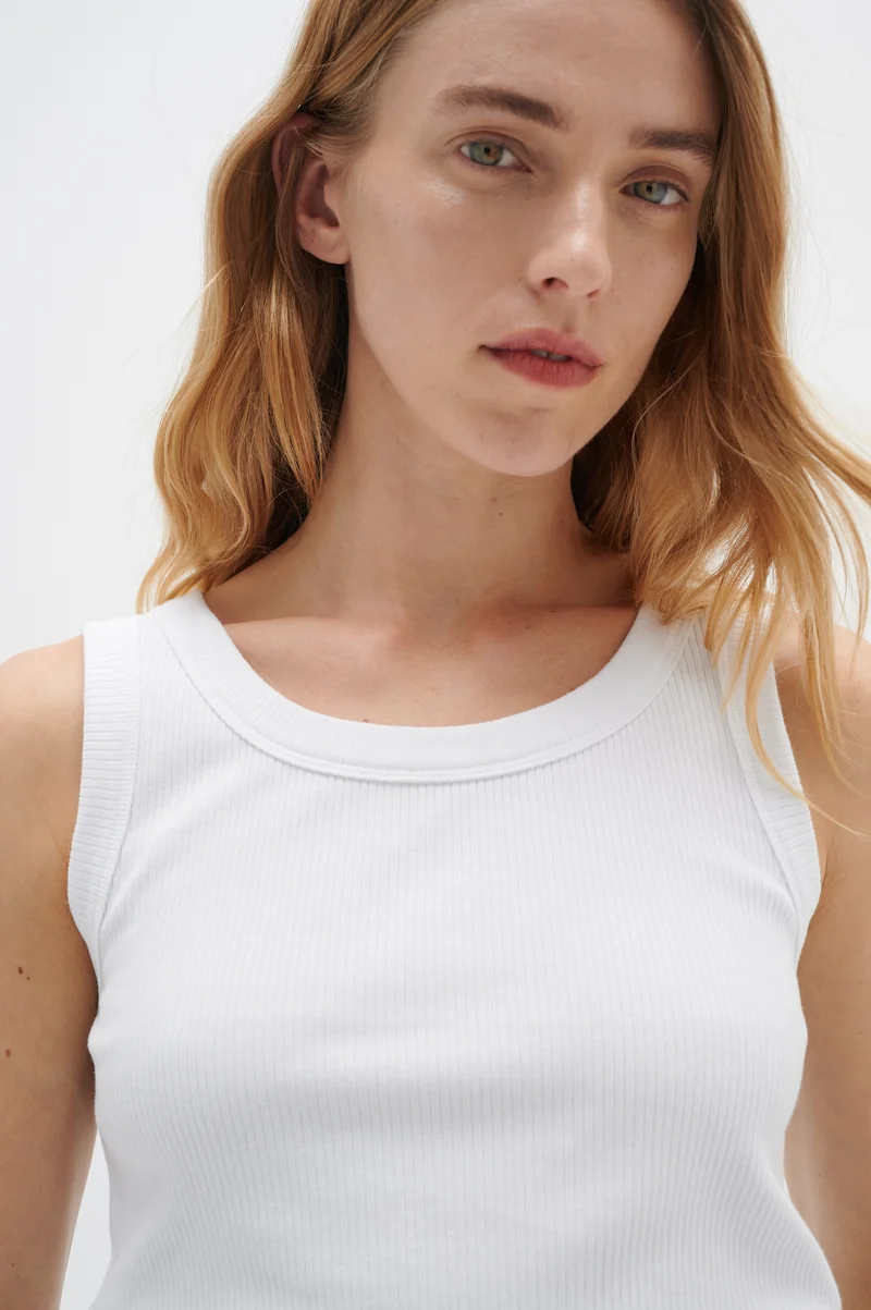 Camisole côtelée avec col rond Dagna