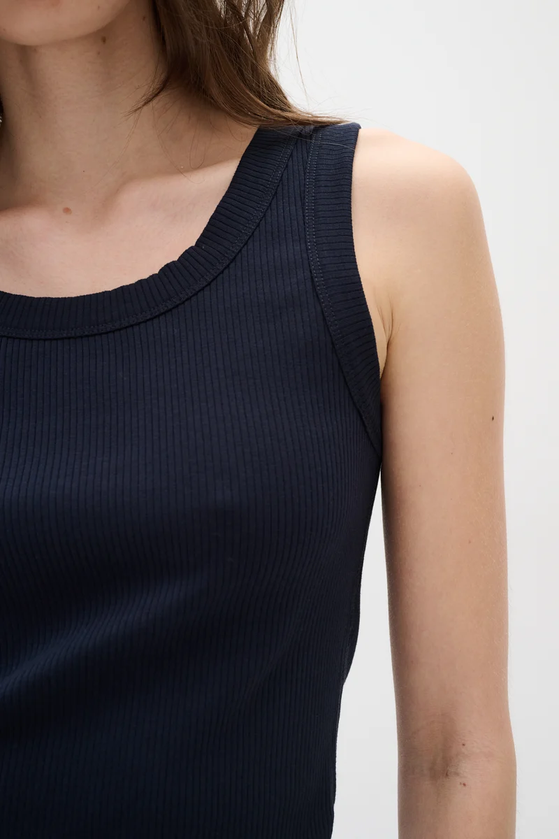 Camisole côtelée avec col rond Dagna