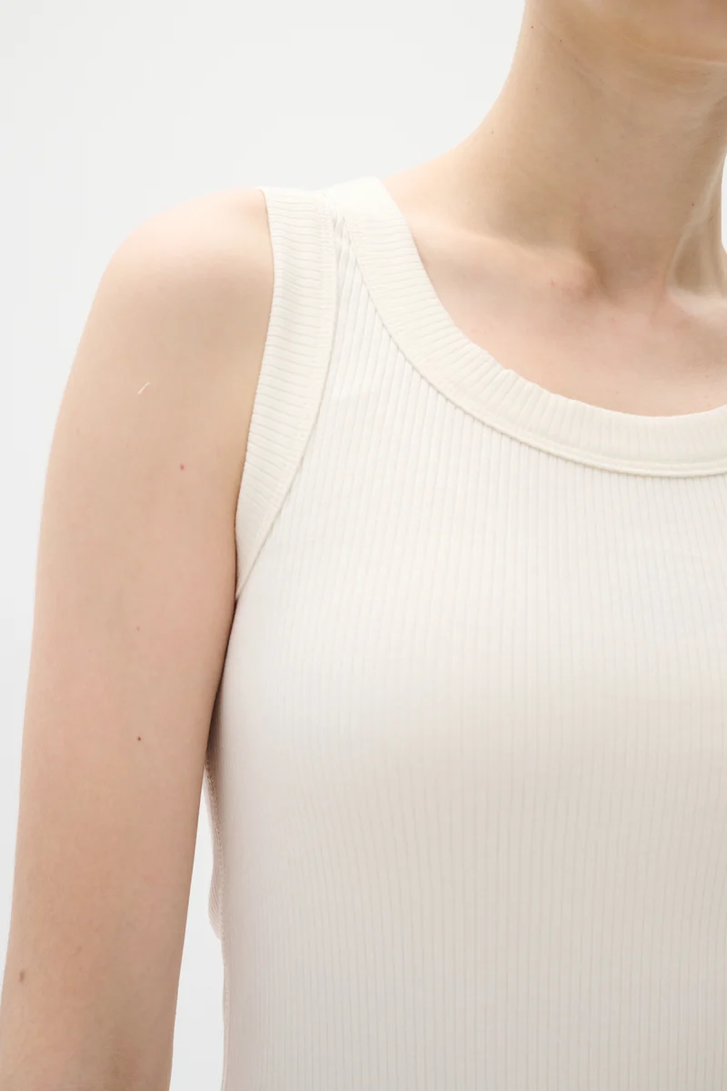 Camisole côtelée avec col rond Dagna