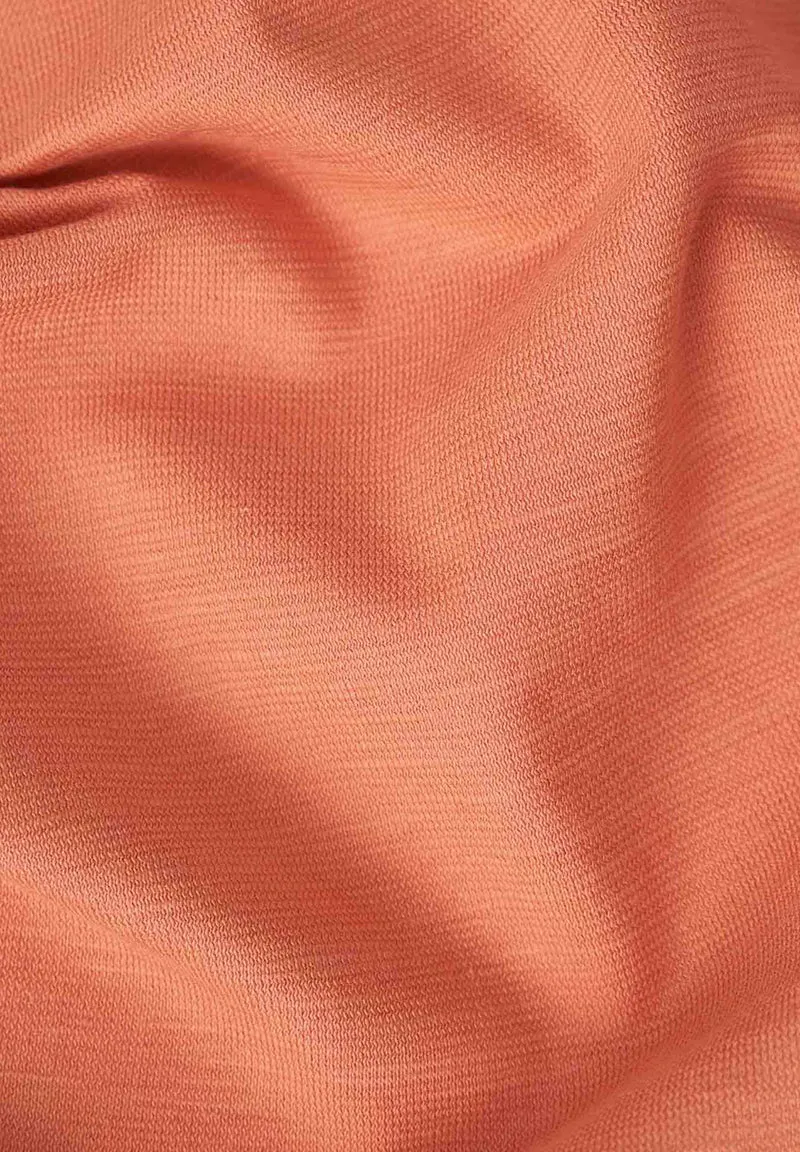Basic T-Shirt aus Bio-Baumwolle mit V-Ausschnitt