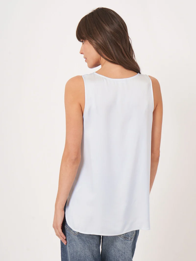 Camisole en soie avec fentes latérales