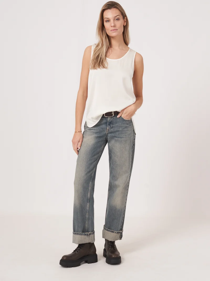 Camisole en soie avec fentes latérales
