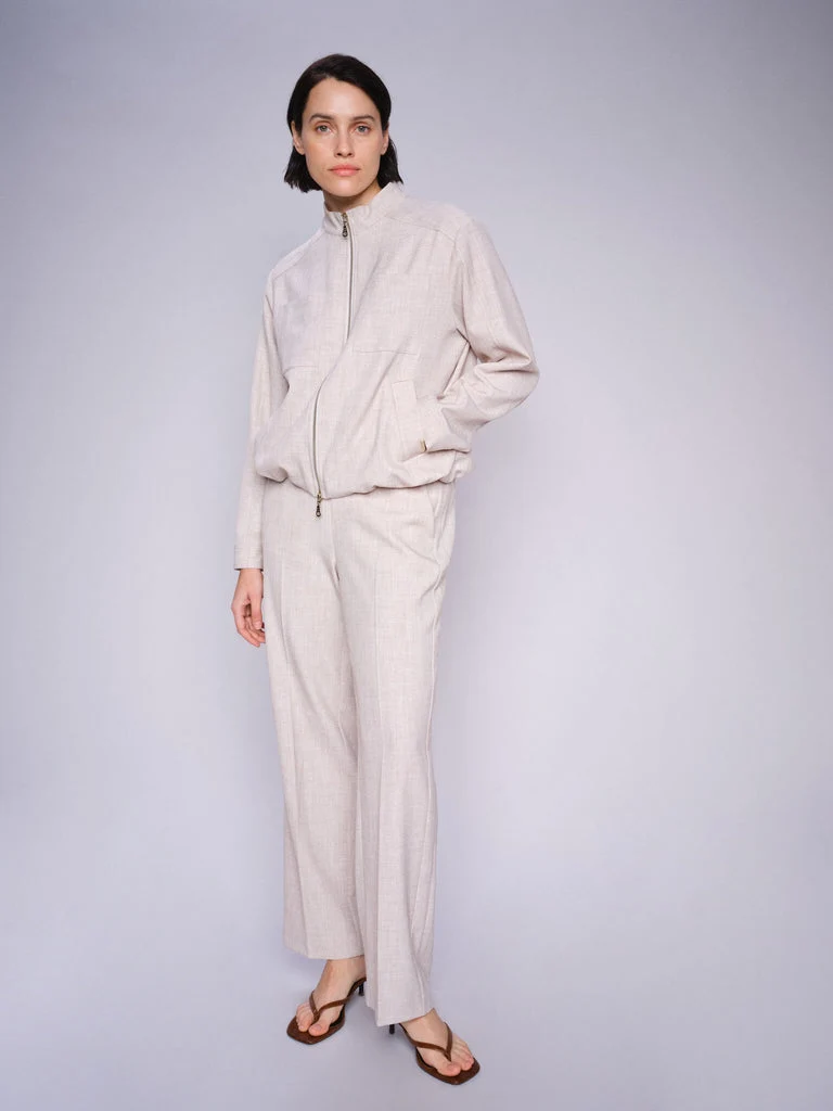 Pantalon droit fluide avec plis marqués Bai