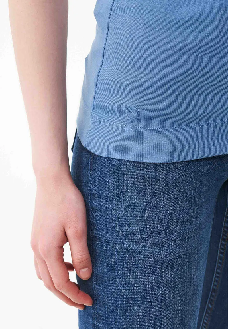 Geripptes Basic Top aus Bio-Baumwolle