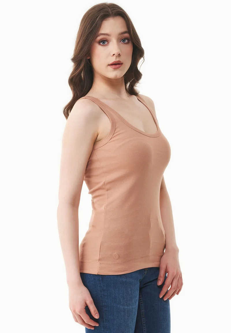 Geripptes Basic Top aus Bio-Baumwolle