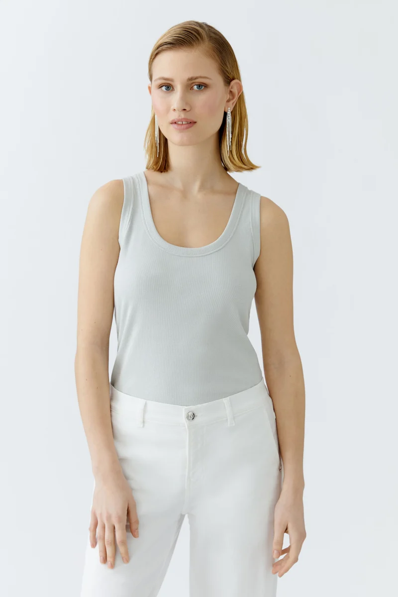 Camisole ajustée côtelée avec fini lustré
