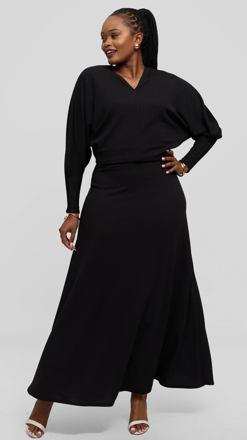 Vivo Tanda V-Neck Top in Stretch Rib - Black
