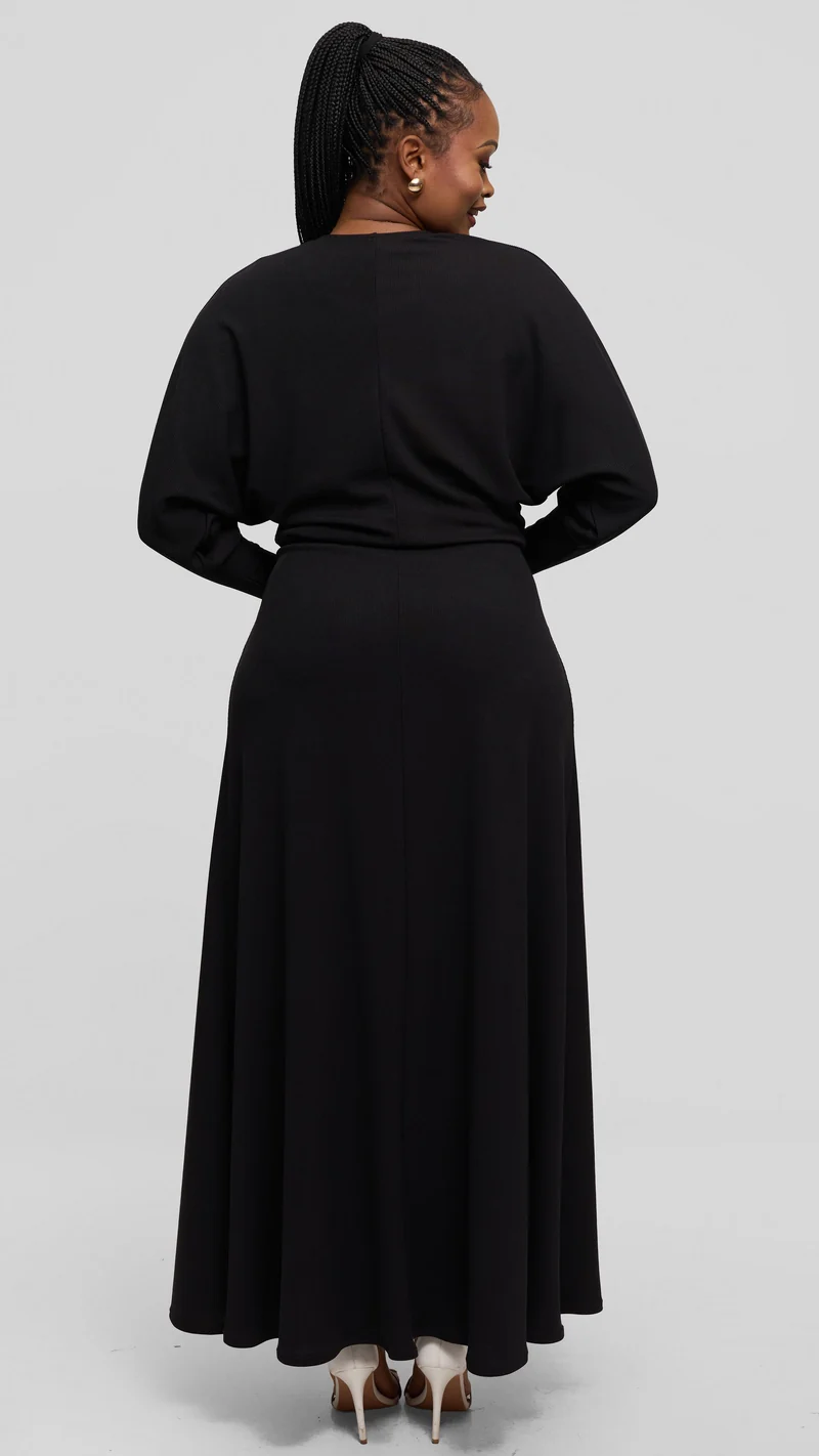 Vivo Tanda V-Neck Top in Stretch Rib - Black