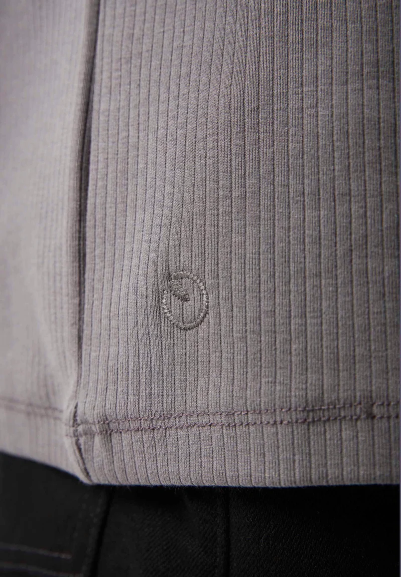 Rollkragenshirt aus Bio-Baumwolle