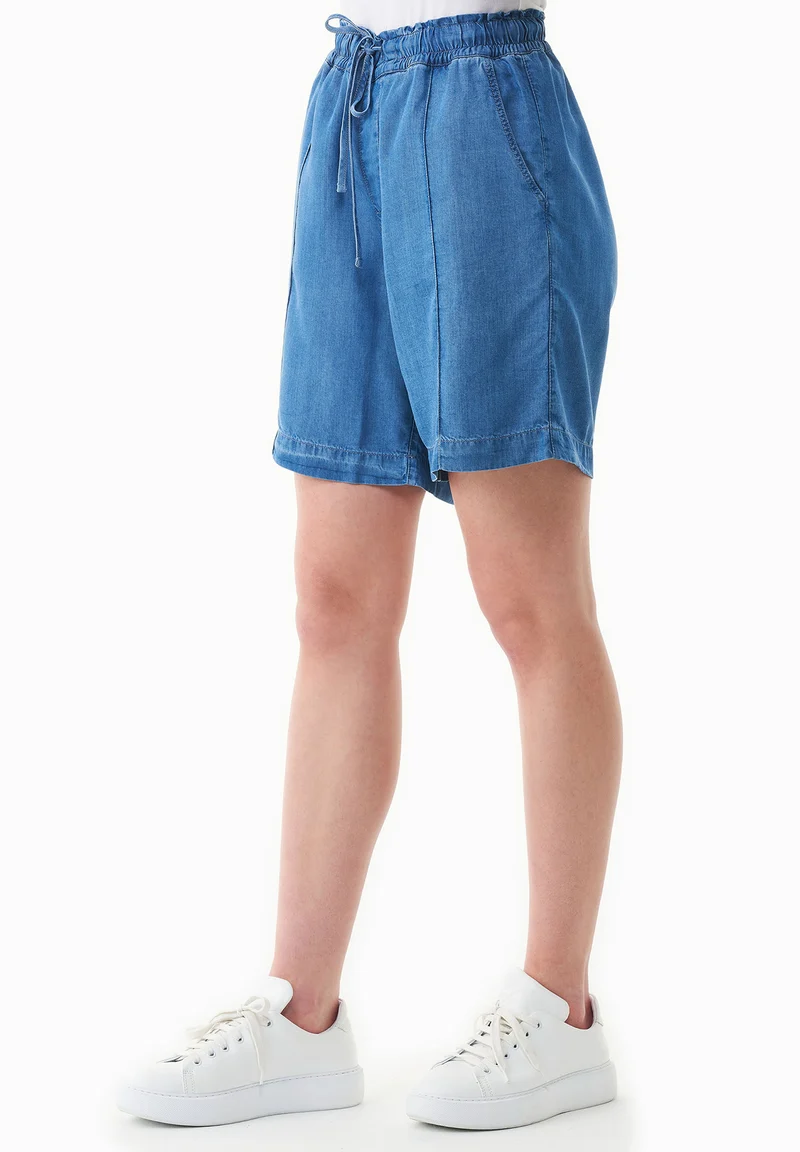 Shorts aus TENCEL™ Lyocell in Denim-Optik