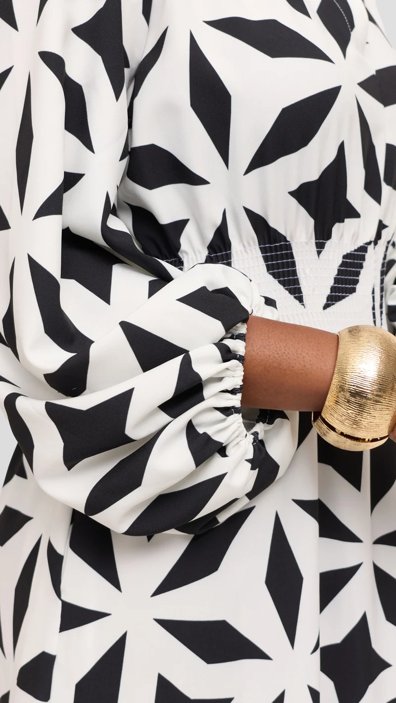 Vivo Bishop Sleeve Shirred Maxi Dress in Crepe - Off White / Black Ula Print