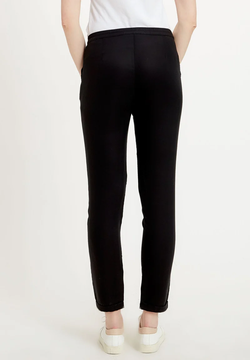 Hose aus TENCEL™ Lyocell mit seitlichen Eingriffstaschen