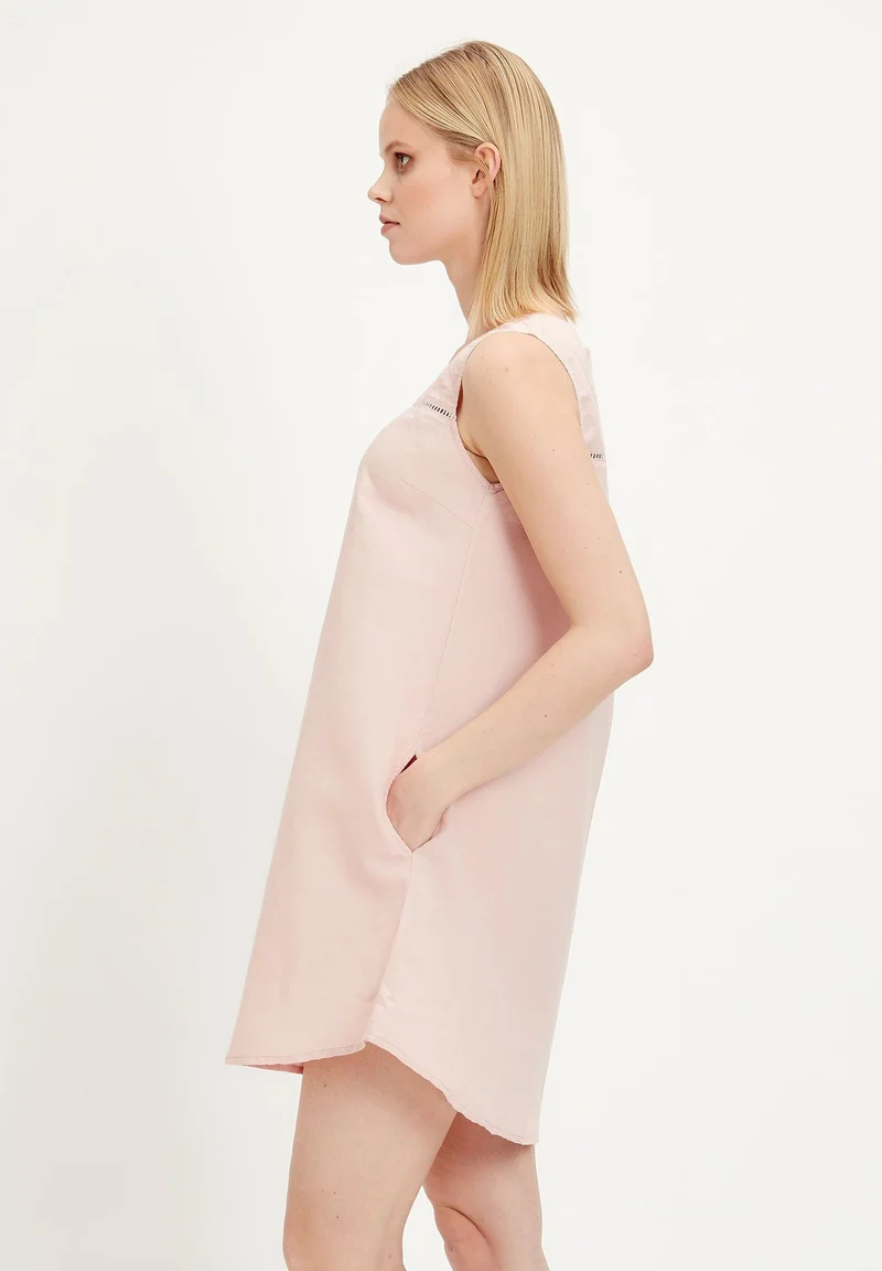 Kleid aus Leinen-Mix