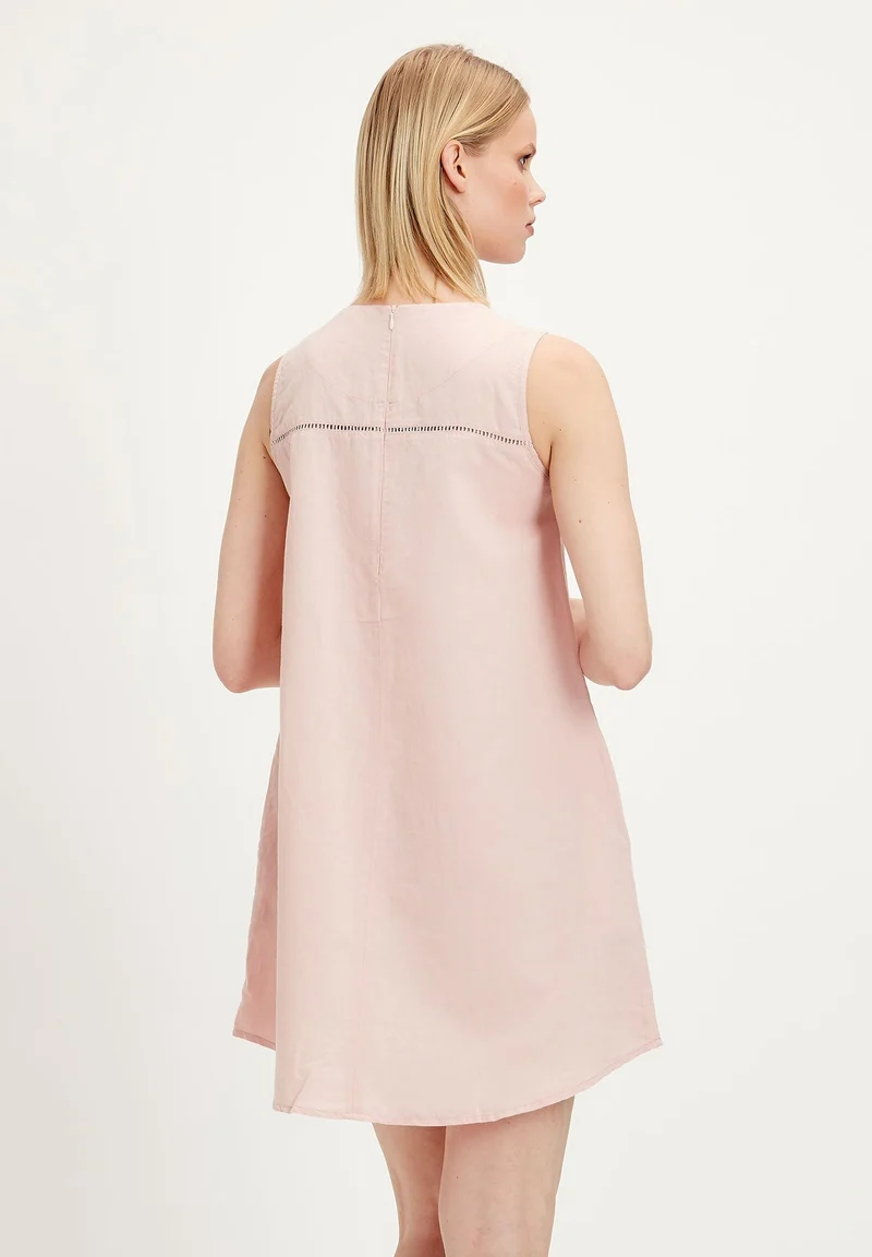 Kleid aus Leinen-Mix
