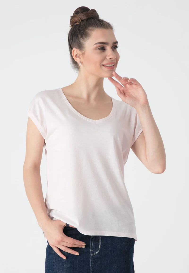 T-Shirt aus TENCEL™ Lyocell & Bio-Baumwolle mit längerem Rückenteil