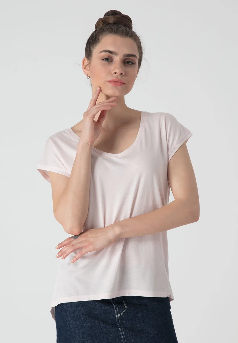 T-Shirt aus TENCEL™ Lyocell & Bio-Baumwolle mit längerem Rückenteil