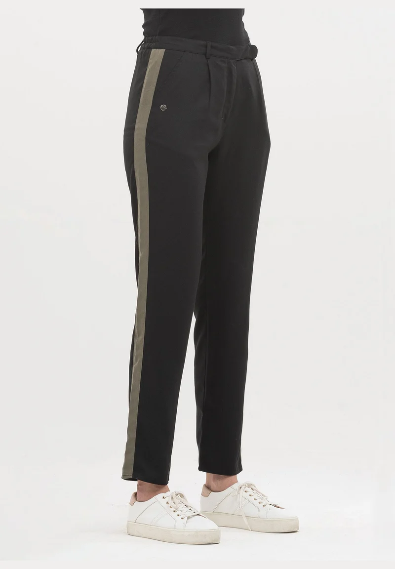 Hose aus TENCEL™ Lyocell mit seitlichen Tapestreifen